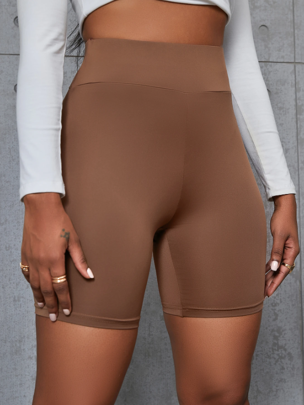 Pantalones cortos ajustados de cuero sintético de cintura alta y banda ancha TRENDS BIKER SHEIN
